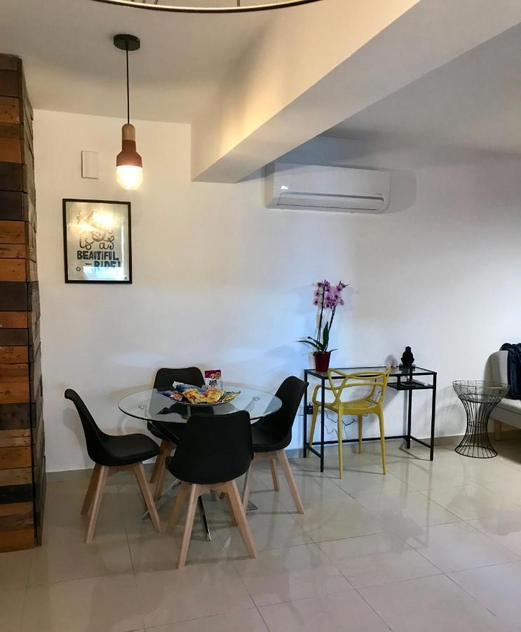 Fat Cow Apartment 101 Ларнака Екстер'єр фото